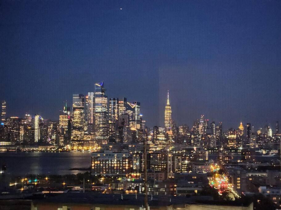Appartement Luxurious 2 Bed ! Mins To Nyc! à Union City Extérieur photo